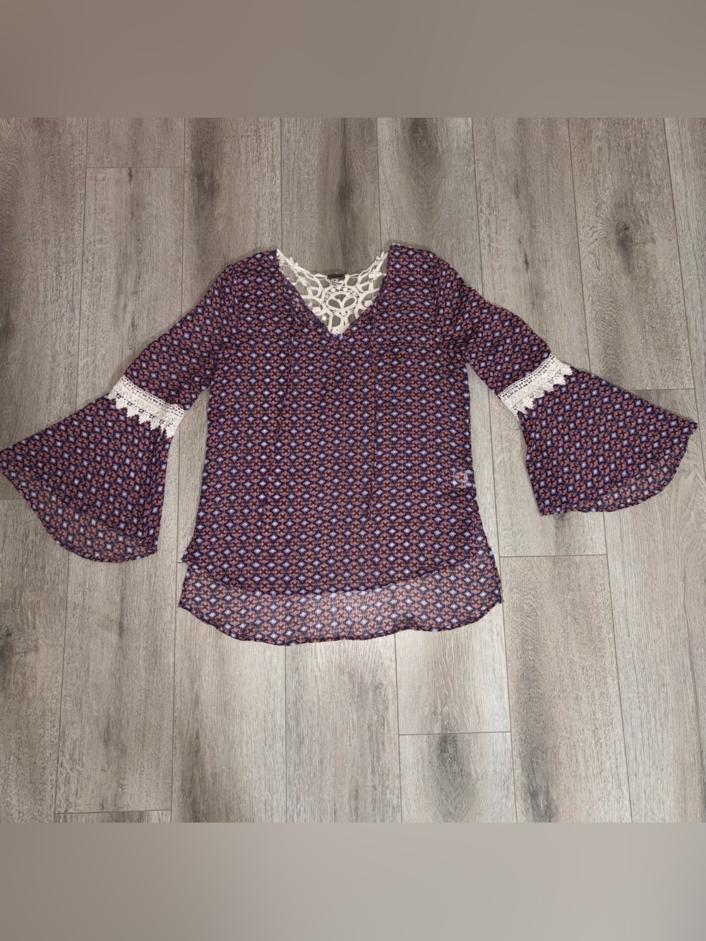 Retro 70s Style Medallion Peasant Top Dramatic Flare Sleeves & Lace Boho